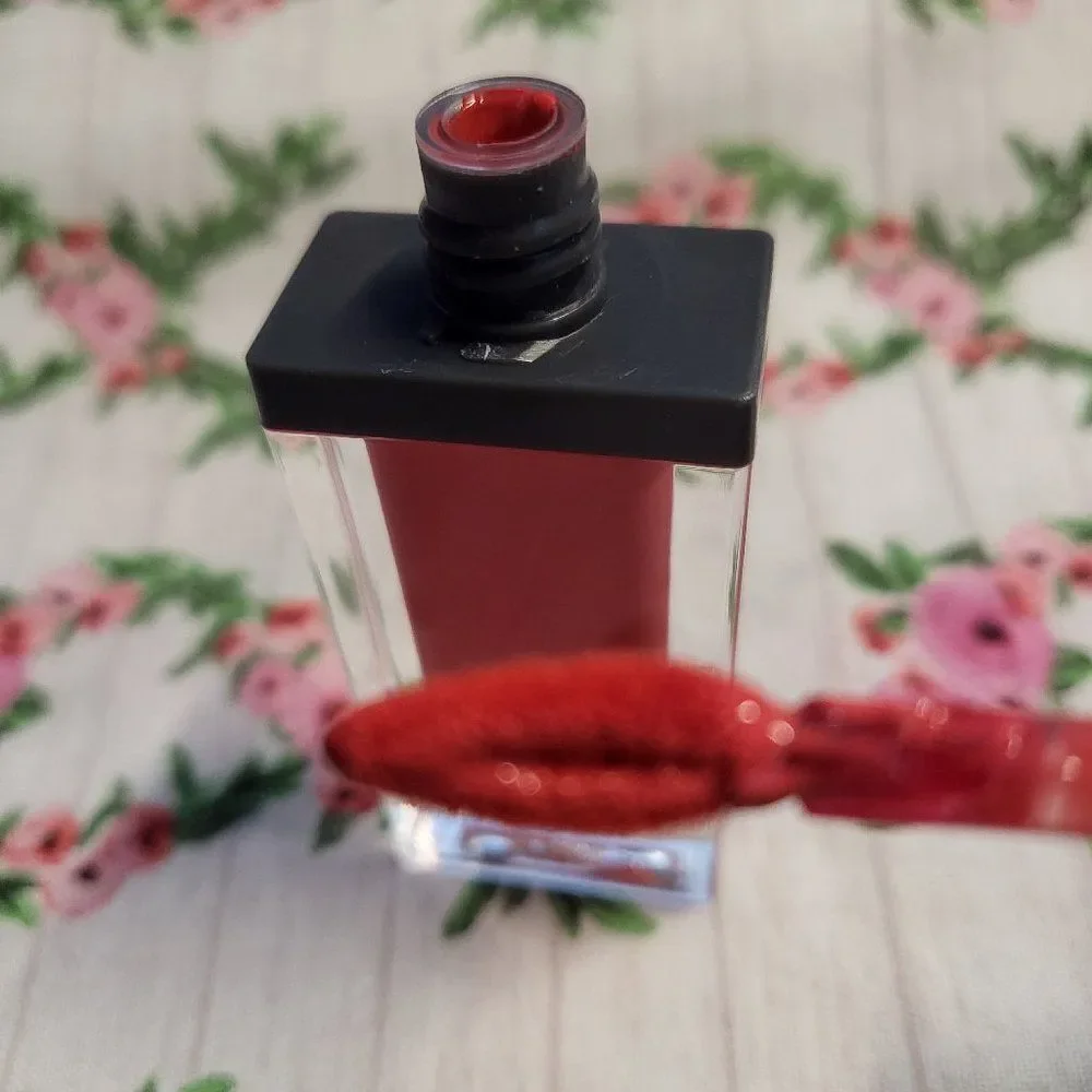 Lique Metallic Liquid Lip Gloss Flirt